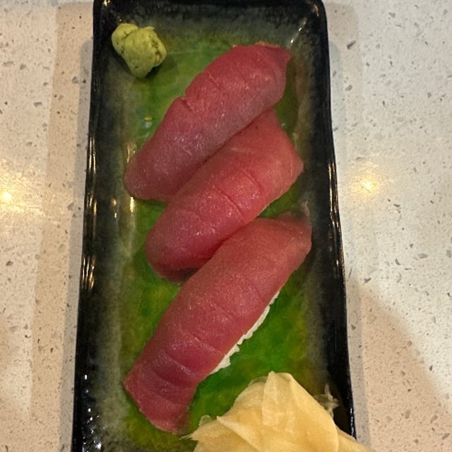 Maguro - Tuna - Nigiri.